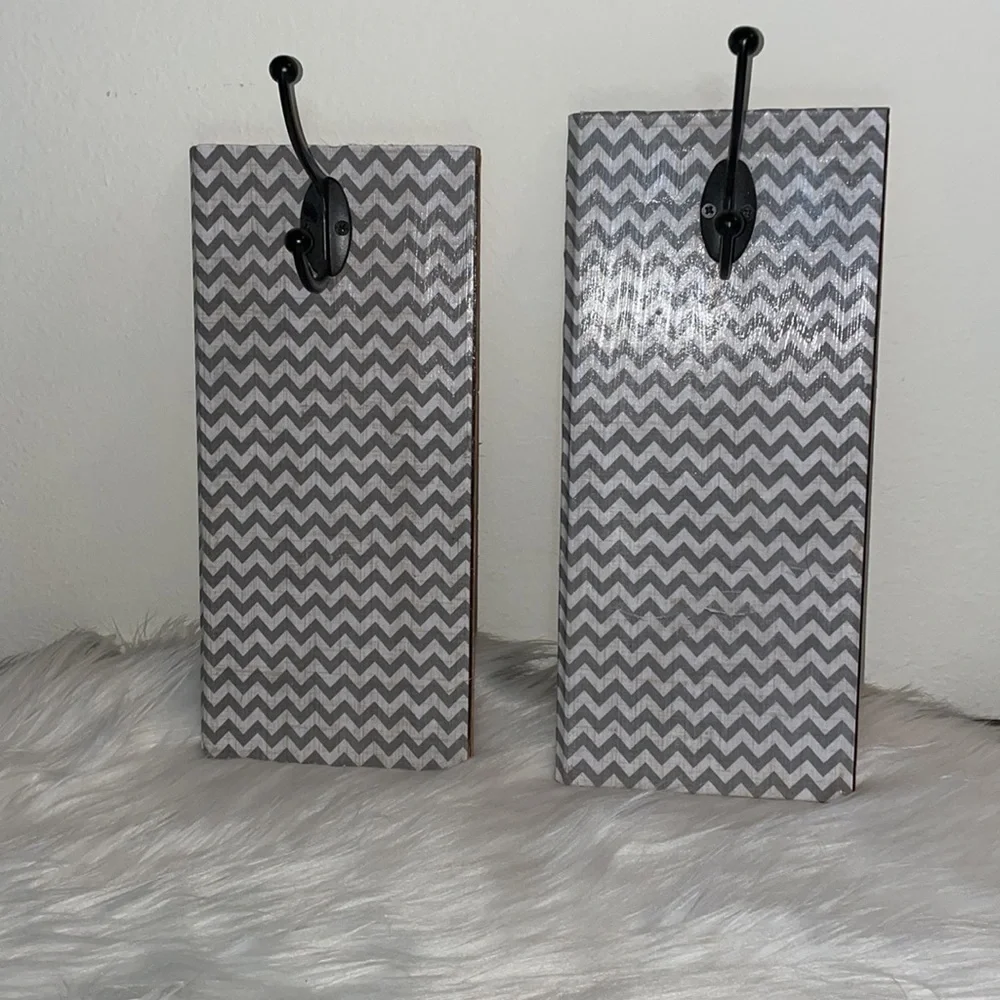 Wall Decor with Hooks 🪝 Chevron‎ style